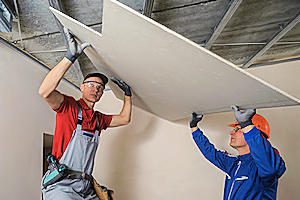 10 Étapes à suivre pour poser un plafond correctement à Saint-Laurent-des-Arbres